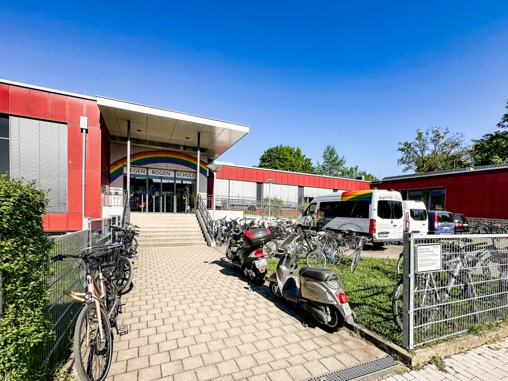 Eingang Schule